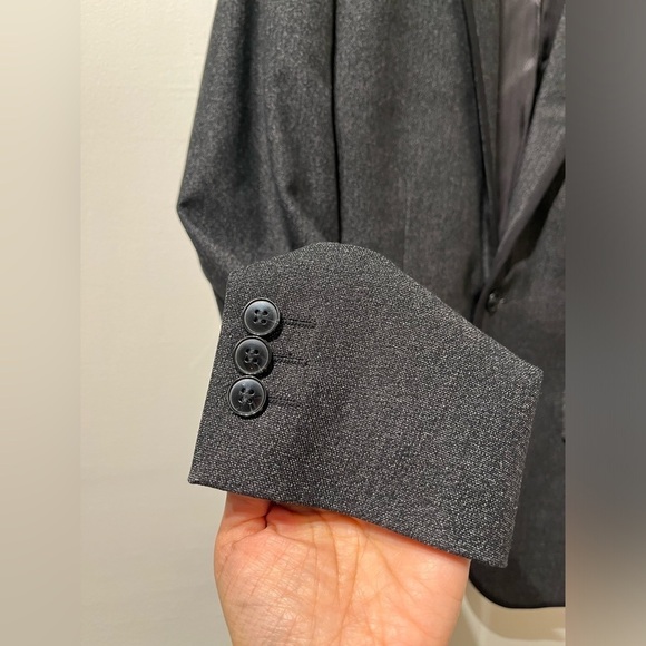 H&M charcoal and black sports coat in 40R - Picture 4 of 8